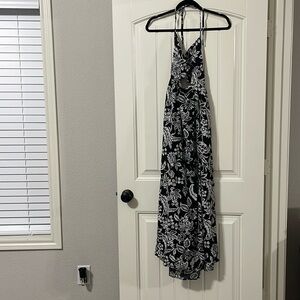 Women’s black and white floral dress